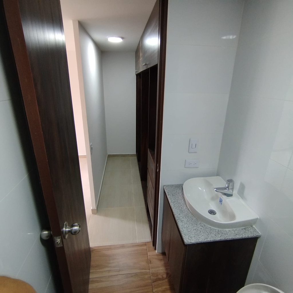 Apartamento En Venta - C.r Valle Lindo Piso 4, Ibagué