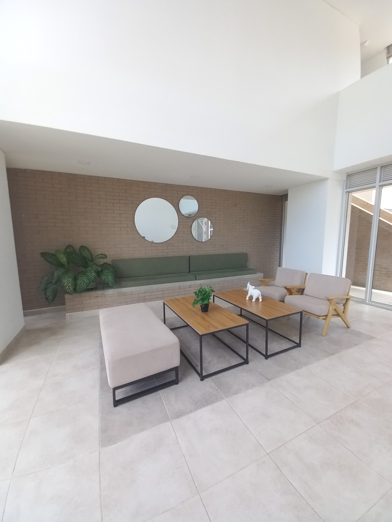 APARTAMENTO en ARRIENDO en C.R LYLA HACIENDA SANTA CRUZ PISO 5 SIN ASCENSOR — 5