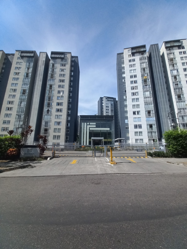 APARTAMENTO en ARRIENDO en C.R FORTEZZA l PISO 11 — 2
