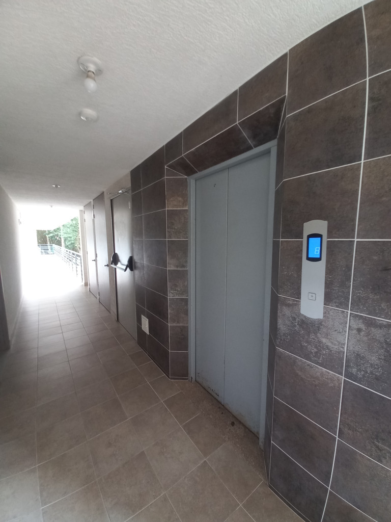 APARTAESTUDIO en ARRIENDO en C.R CALATAY PISO 2 — 4