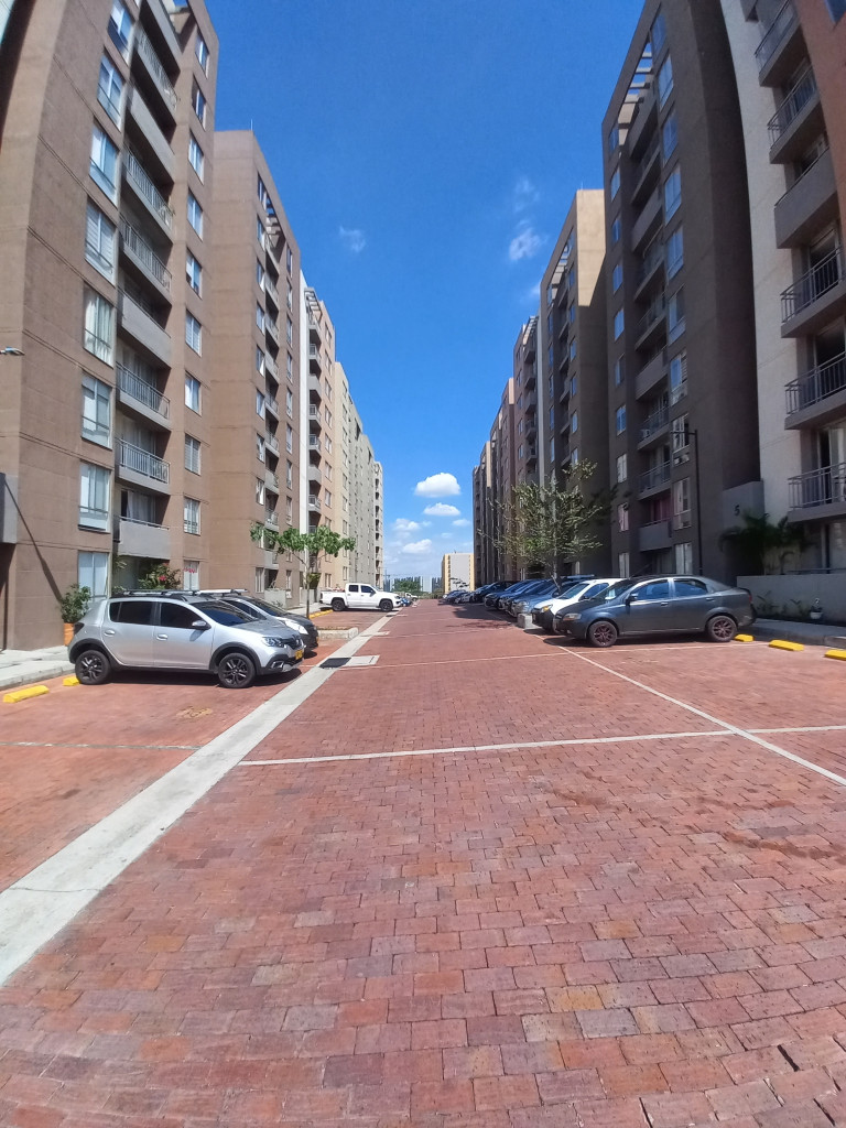 Apartamento En Arriendo - C.r Terra Santa Cruz Piso 8, Ibagué
