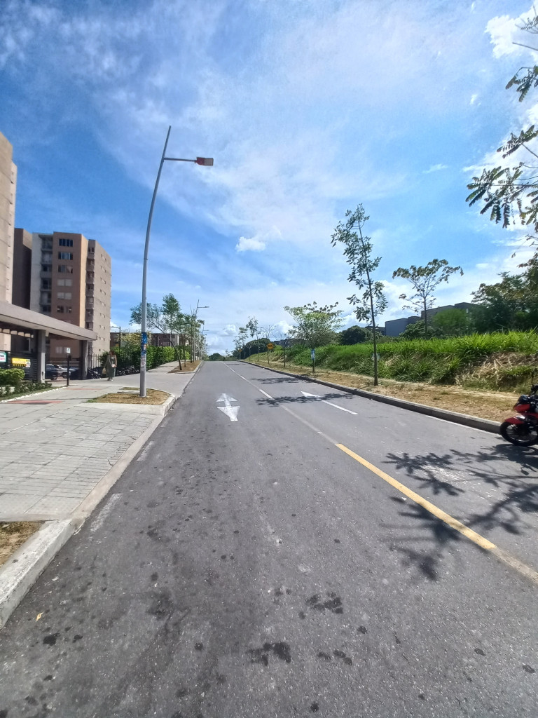APARTAMENTO en ARRIENDO en C.R TERRA SANTA CRUZ PISO 8 — 2
