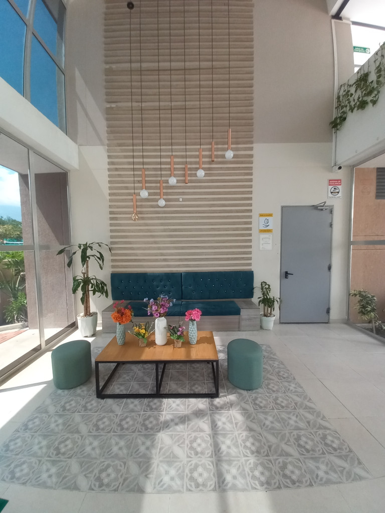 APARTAMENTO en ARRIENDO en C.R TERRA SANTA CRUZ PISO 8 — 4