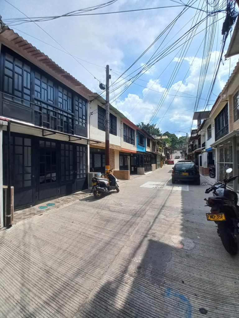 APARTAESTUDIO en ARRIENDO en URBANIZACION EL JORDAN NOVENA ETAPA PISO 2