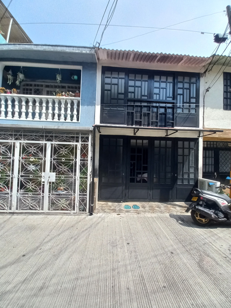 APARTAESTUDIO en ARRIENDO en URBANIZACION EL JORDAN NOVENA ETAPA PISO 2 — 3