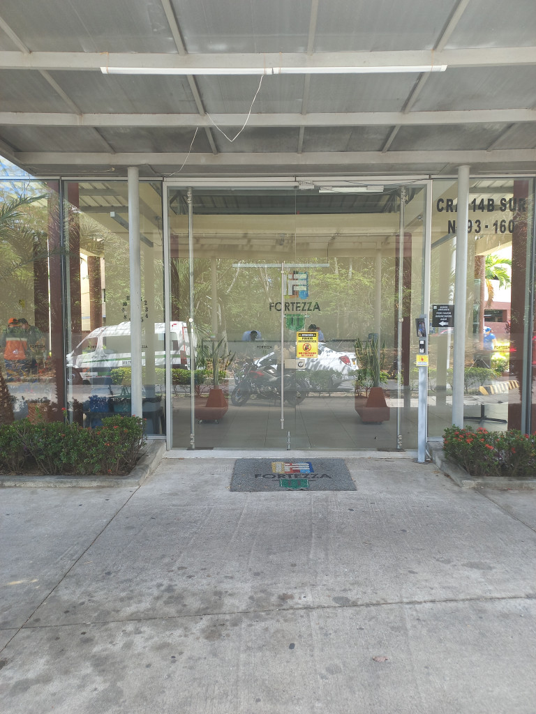 APARTAMENTO en ARRIENDO en C.R FORTEZZA ll PISO 5 — 3