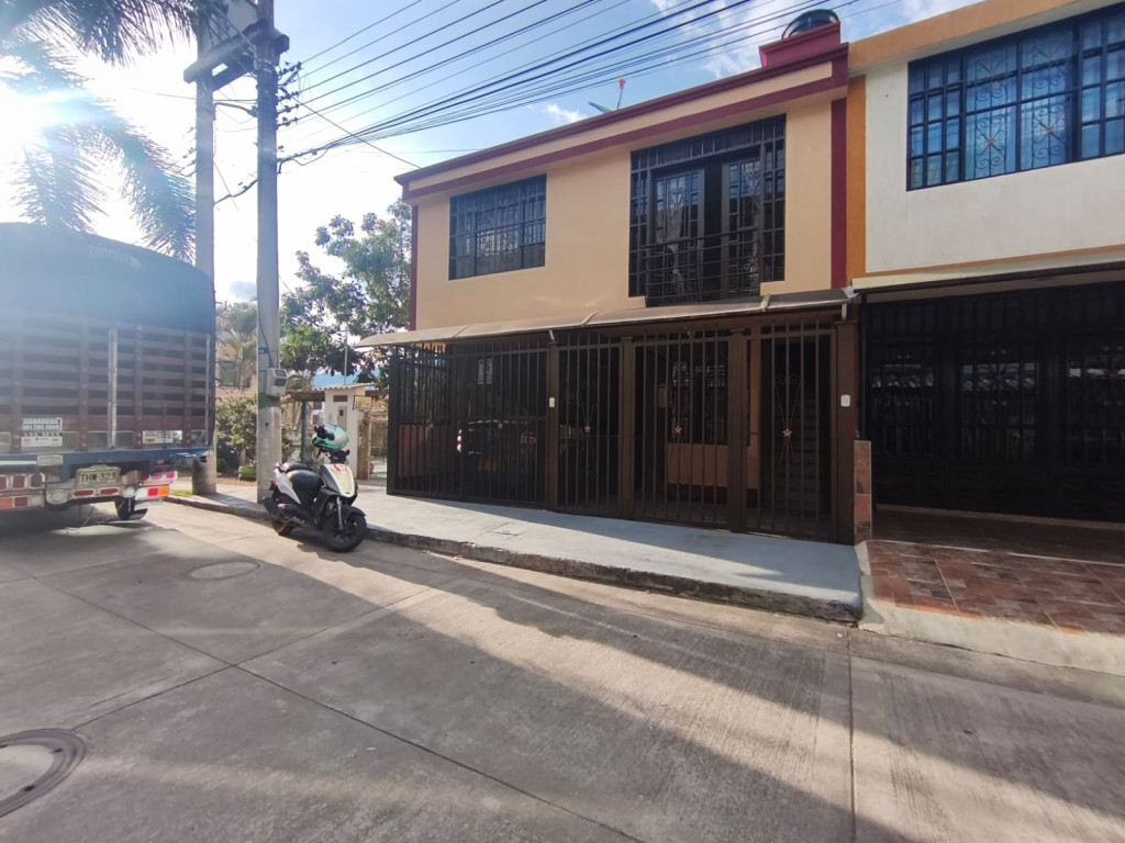 APARTAMENTO en ARRIENDO en SAN FRANCISCO PISO 1 (SECTOR LA PAMPA)