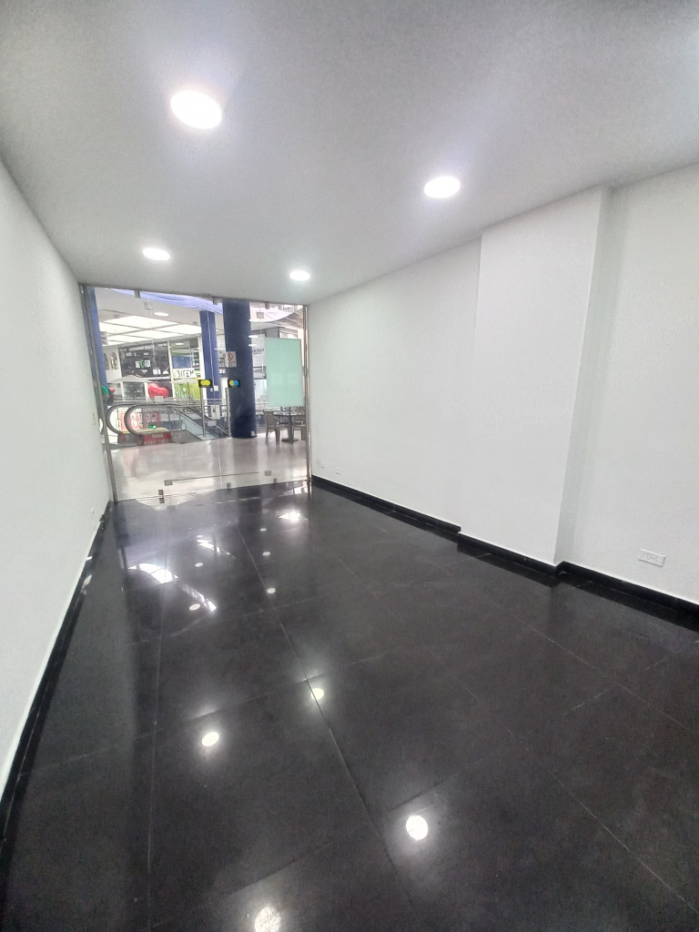 LOCAL en ARRIENDO en C.C LA QUINTA LOCAL PISO 2 — 5