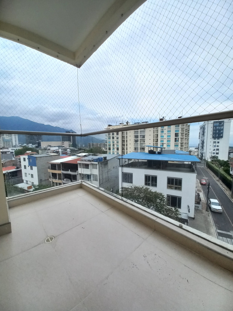 APARTAMENTO en ARRIENDO en EDIFICIO BALCONES DE PROVENZA PISO 4 — 5