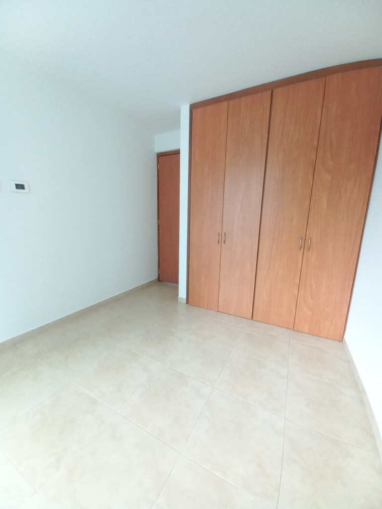 Apartamento En Arriendo - C.r Riviera Piso 2, Ibagué