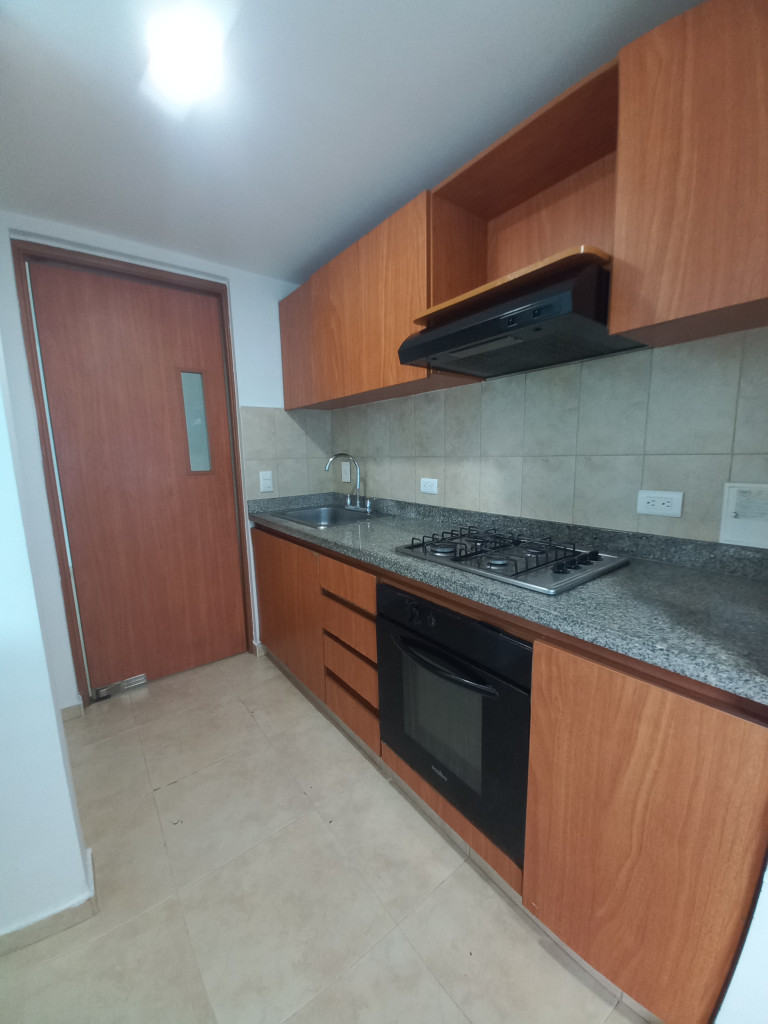 Apartamento En Arriendo - C.r Riviera Piso 2, Ibagué