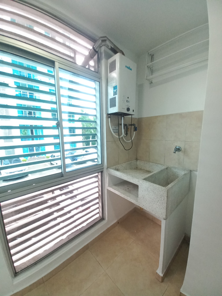 Apartamento En Arriendo - C.r Riviera Piso 2, Ibagué