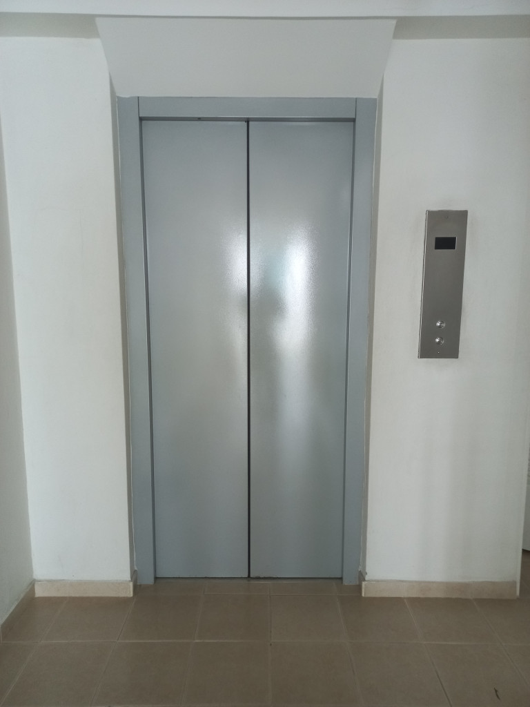 APARTAMENTO en ARRIENDO en C.R RIVIERA PISO 2 — 4