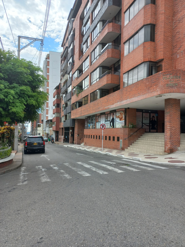 APARTAMENTO en VENTA en EDIFIDIO TEJARES DEL EDEN PISO 6