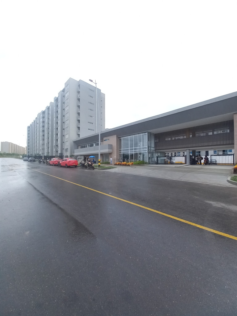 APARTAMENTO en ARRIENDO en YARI HACIENDA SANTA CRUZ PISO 4 — 2