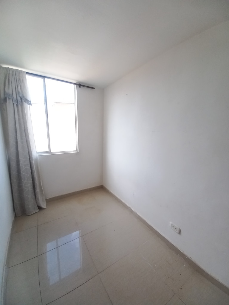 Apartamento En Arriendo - C.r Almendros Piso 4, Ibagué