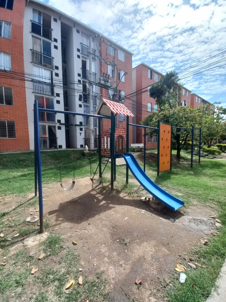 Apartamento En Arriendo - C.r Almendros Piso 4, Ibagué