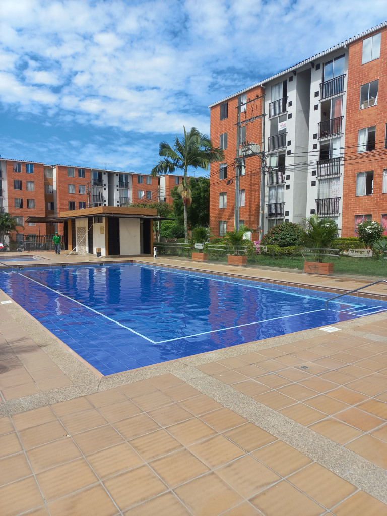 Apartamento En Arriendo - C.r Almendros Piso 4, Ibagué