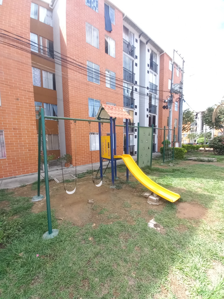 Apartamento En Arriendo - C.r Almendros Piso 4, Ibagué