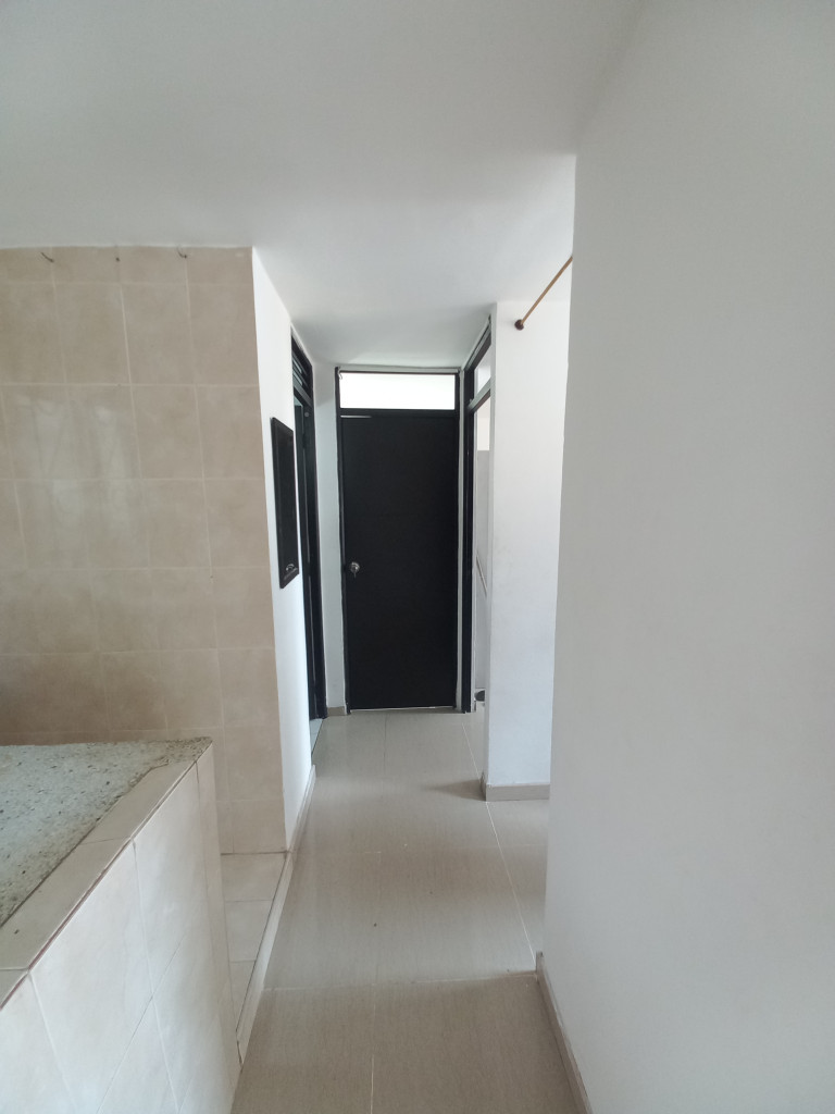 Apartamento En Arriendo - C.r Almendros Piso 4, Ibagué