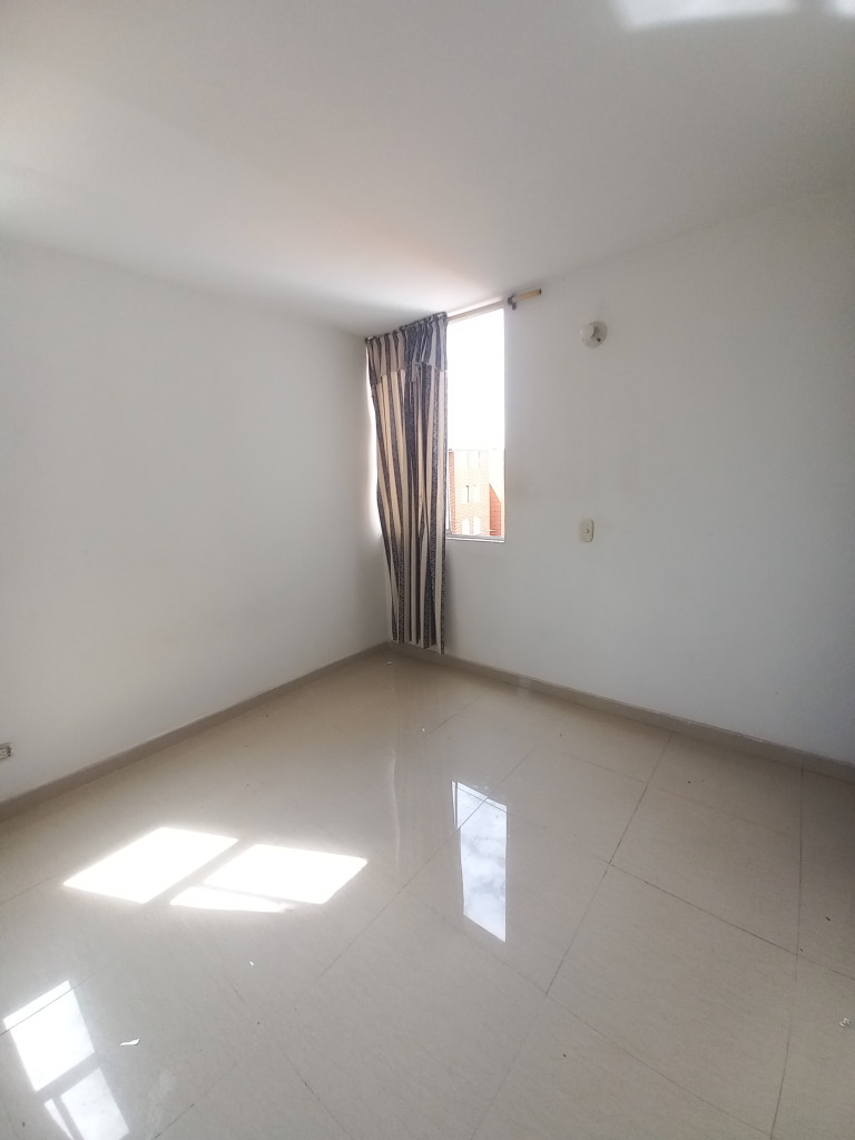 Apartamento En Arriendo - C.r Almendros Piso 4, Ibagué