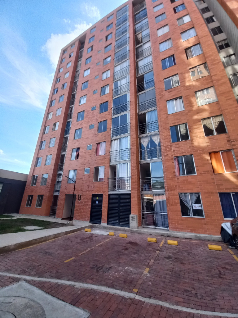 APARTAMENTO en ARRIENDO en CONJUNTO RESIDENCIAL AMBALA 97 PISO 12 — 3