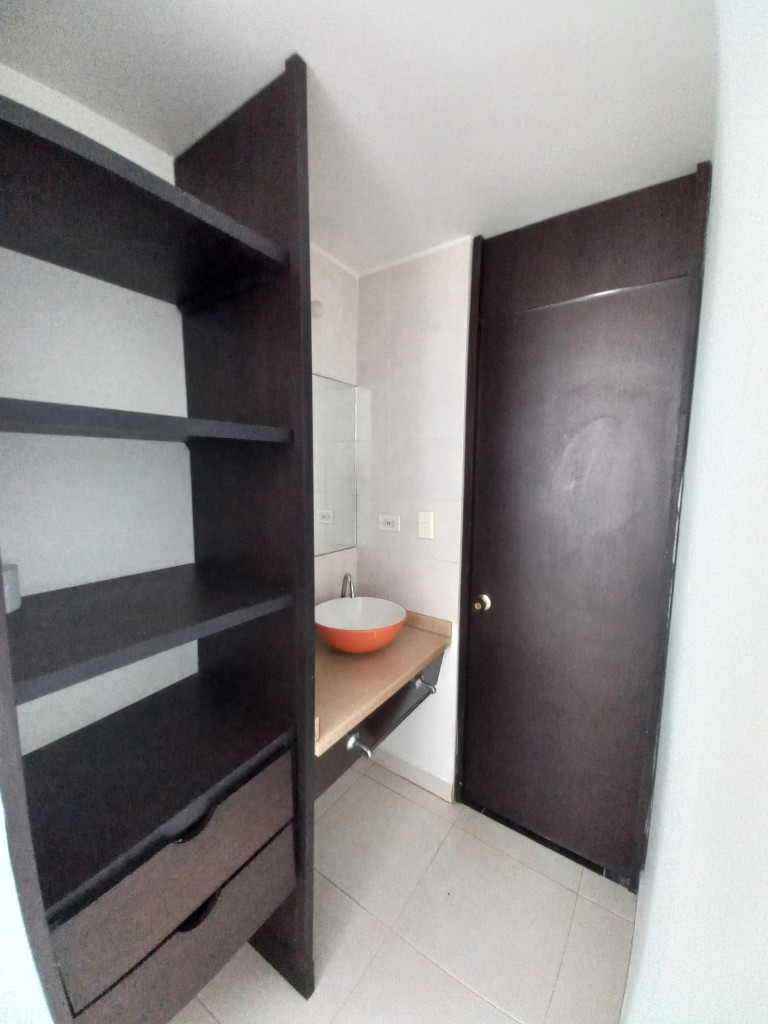 Apartamento En Arriendo - C.r Yerbabuena Piso 4, Ibagué