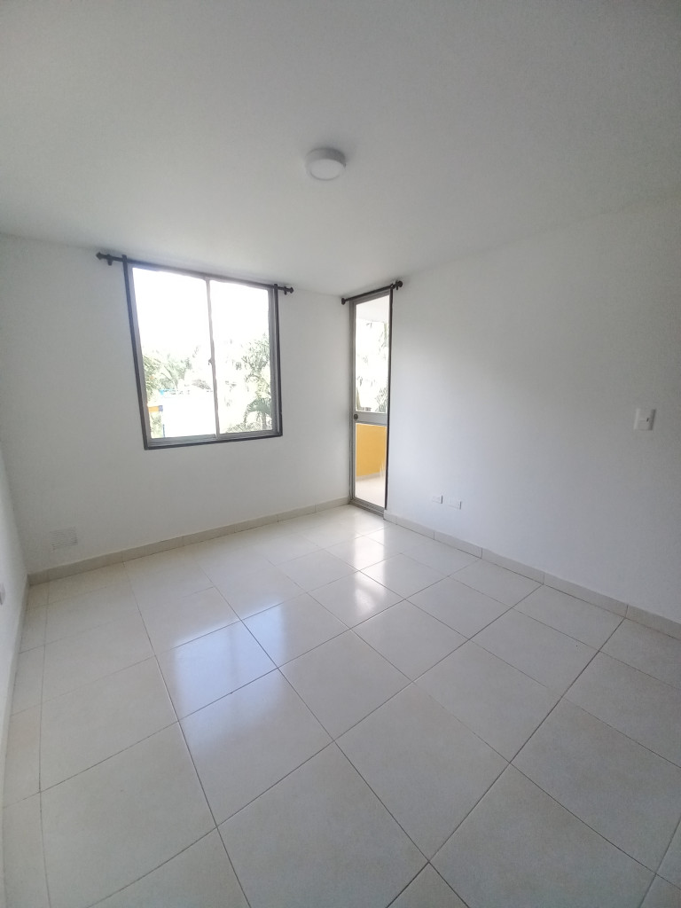 Apartamento En Arriendo - C.r Yerbabuena Piso 4, Ibagué
