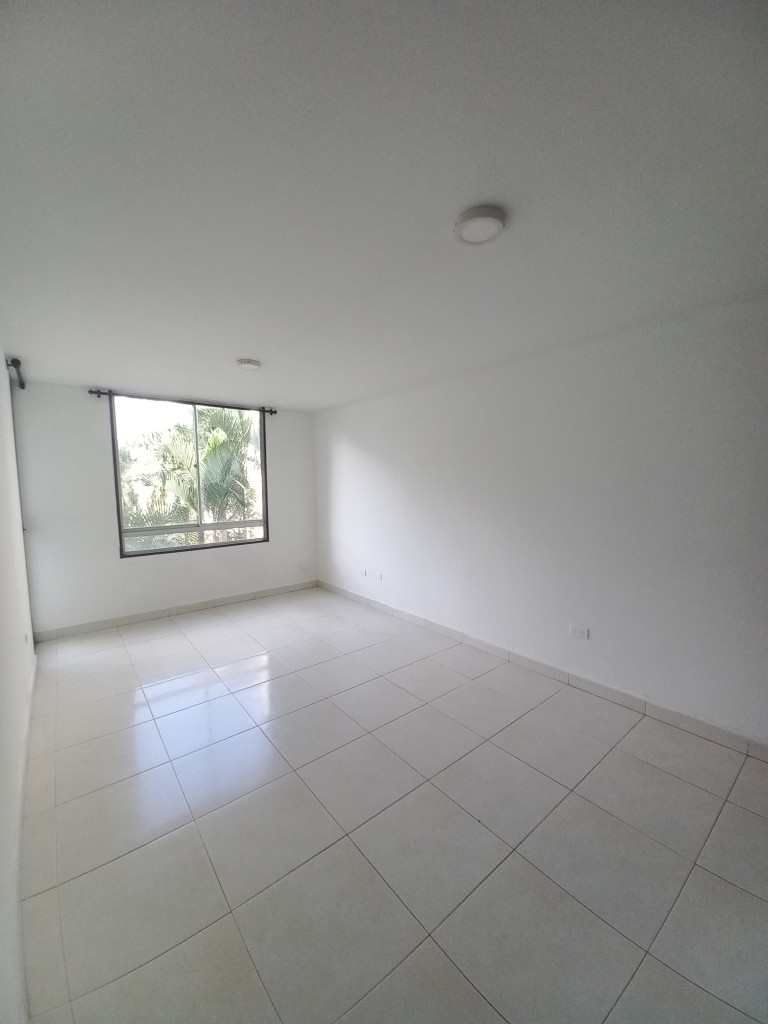 Apartamento En Arriendo - C.r Yerbabuena Piso 4, Ibagué