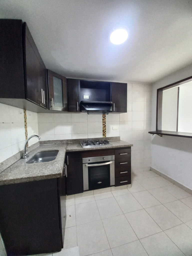 Apartamento En Arriendo - C.r Yerbabuena Piso 4, Ibagué