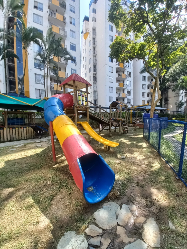 Apartamento En Arriendo - C.r Yerbabuena Piso 4, Ibagué