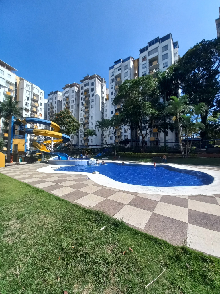 Apartamento En Arriendo - C.r Yerbabuena Piso 4, Ibagué