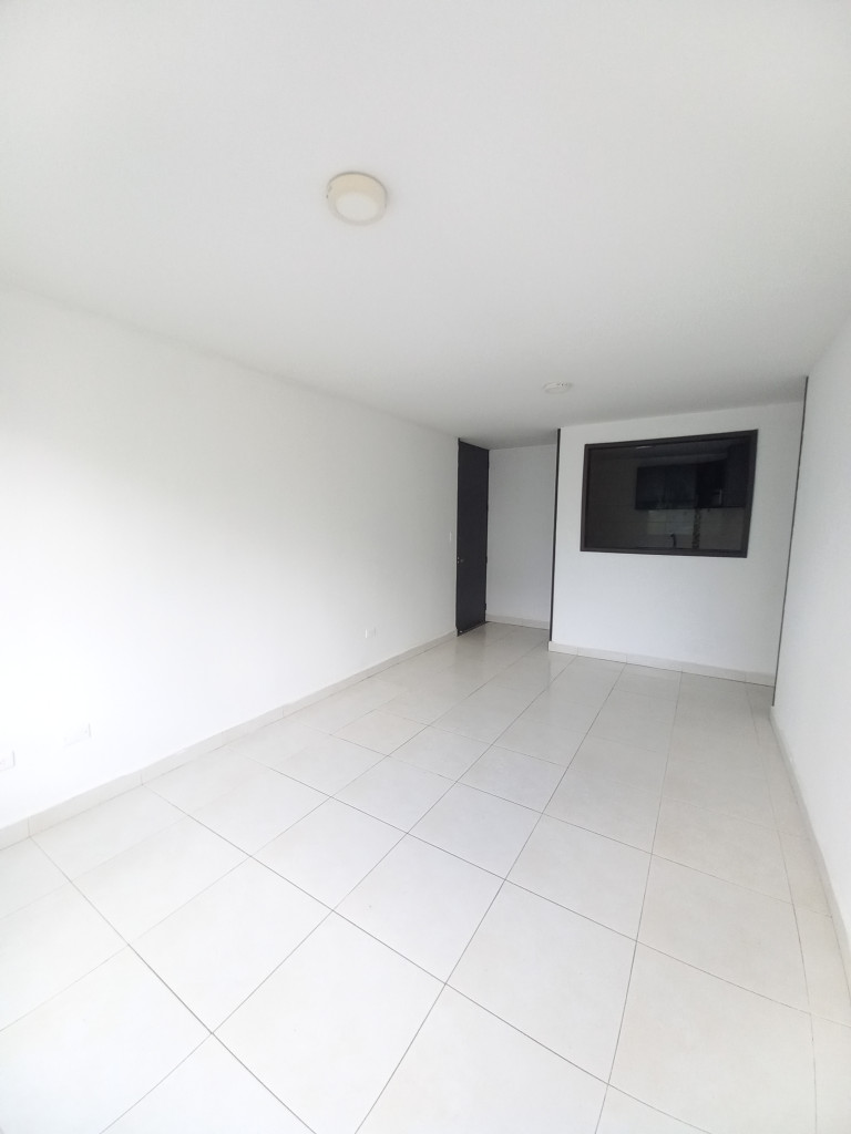 Apartamento En Arriendo - C.r Yerbabuena Piso 4, Ibagué