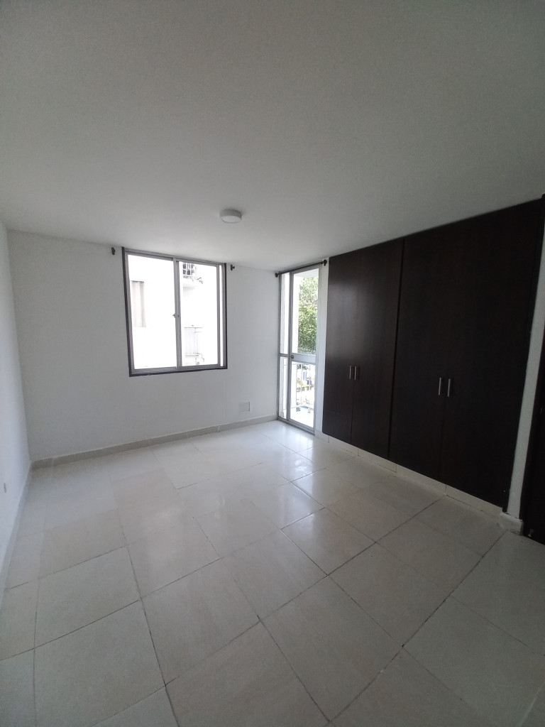 Apartamento En Arriendo - C.r Yerbabuena Piso 4, Ibagué