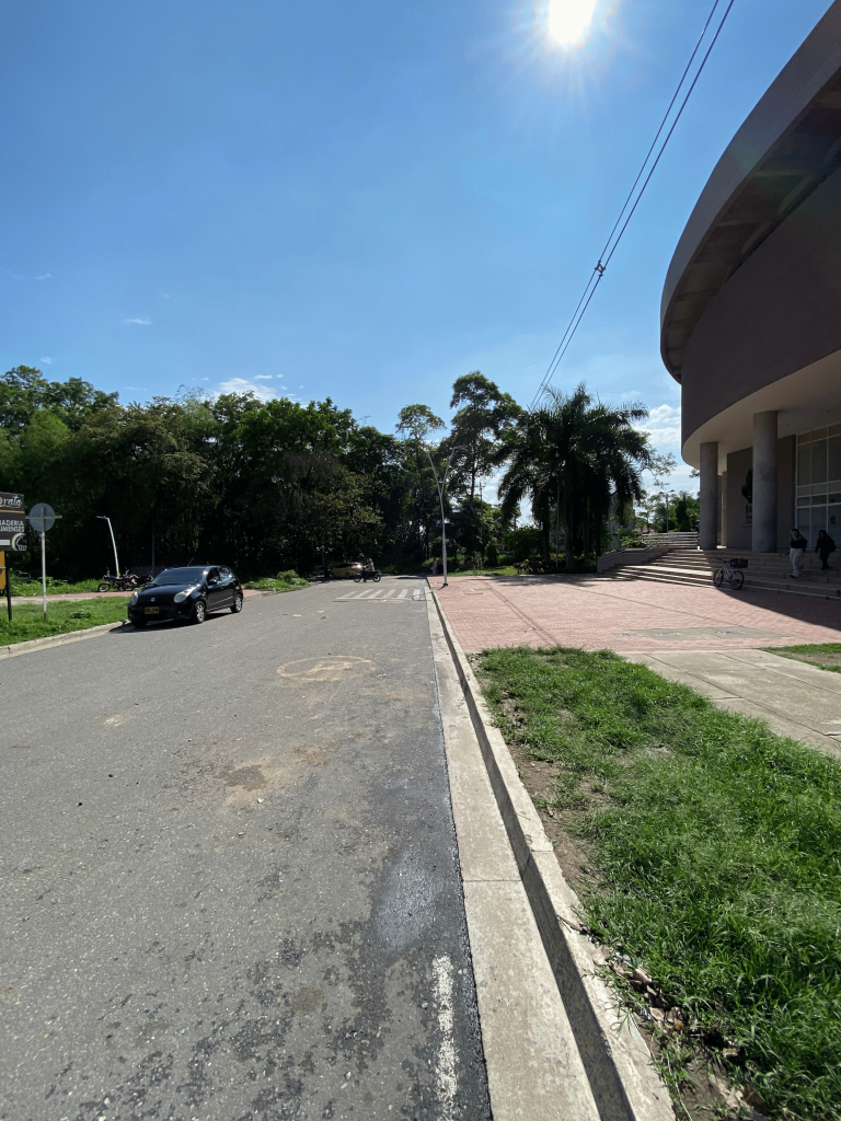 APARTAMENTO en ARRIENDO en C.R BOSQUE SAN ANGEL PISO 12