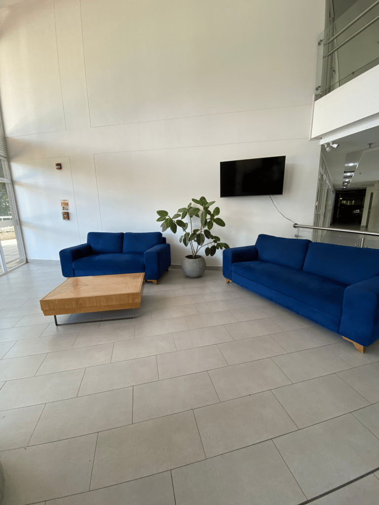 APARTAMENTO en ARRIENDO en C.R BOSQUE SAN ANGEL PISO 12 — 4