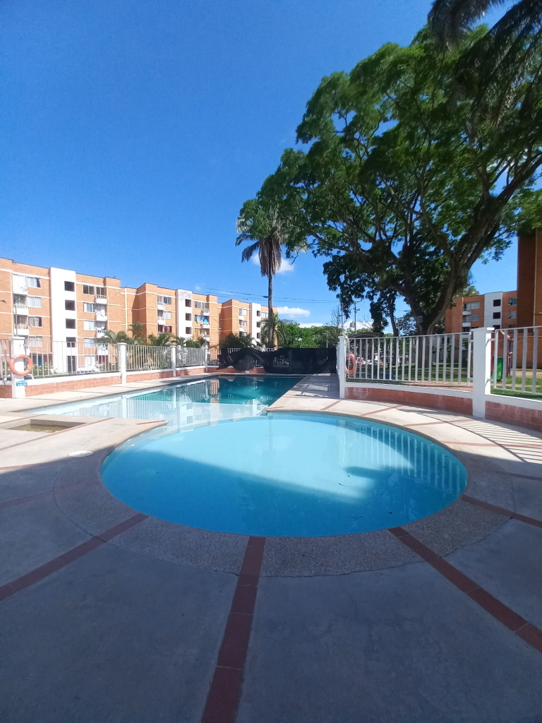 Apartamento En Arriendo - C.r Hacienda El Recreo Piso 3, Ibagué
