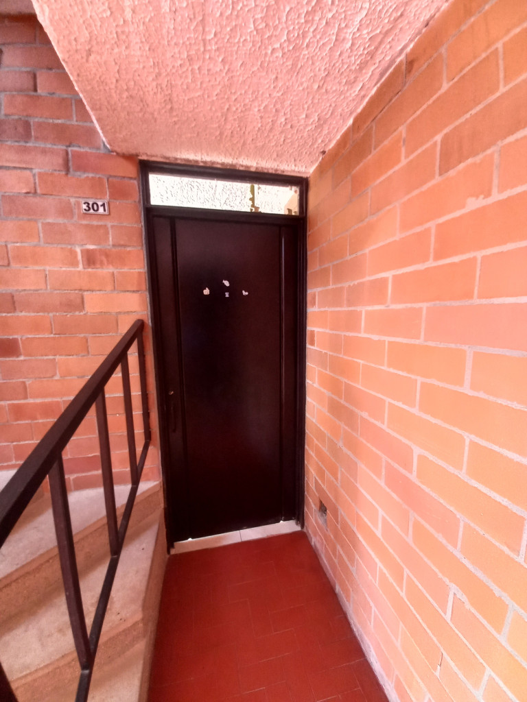 APARTAMENTO en ARRIENDO en C.R HACIENDA EL RECREO PISO 3 — 5
