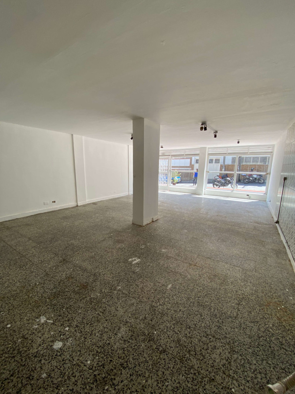 Local En Arriendo - Edificio Centro Comercial Pasaje Real Piso 4, Ibagué