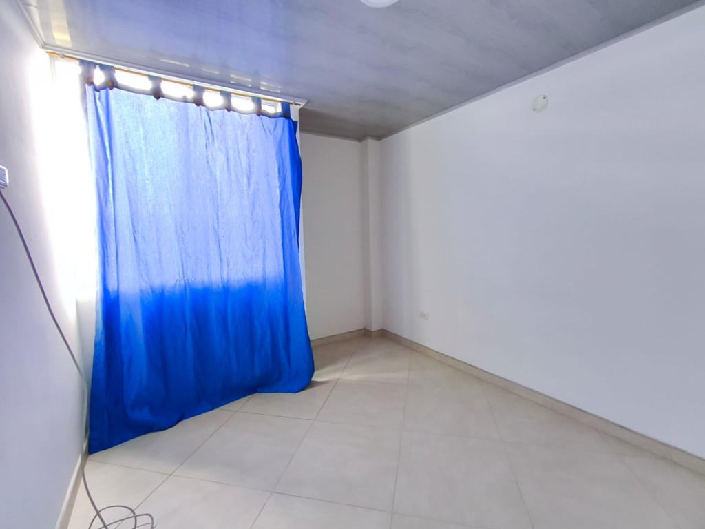 APARTAMENTO en ARRIENDO en MULTIFAMILIAR LA PALMA ЕТАРА III PISO 1 — 2