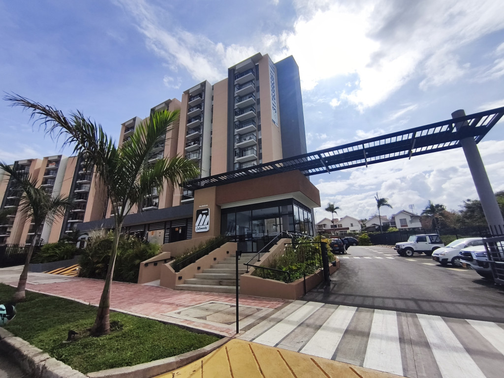 APARTAMENTO en ARRIENDO en ENTREMONTES (SECTOR LA QUERENCIA) PISO 8