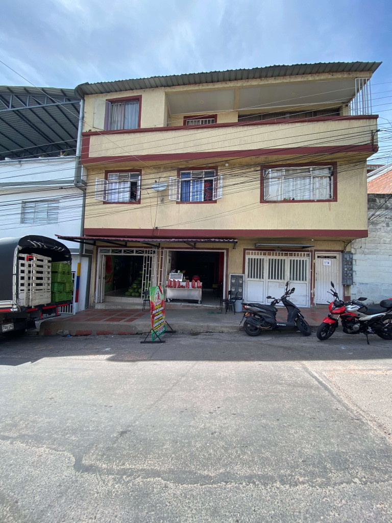 APARTAMENTO en ARRIENDO en LA FRANCIA PISO 3 — 3