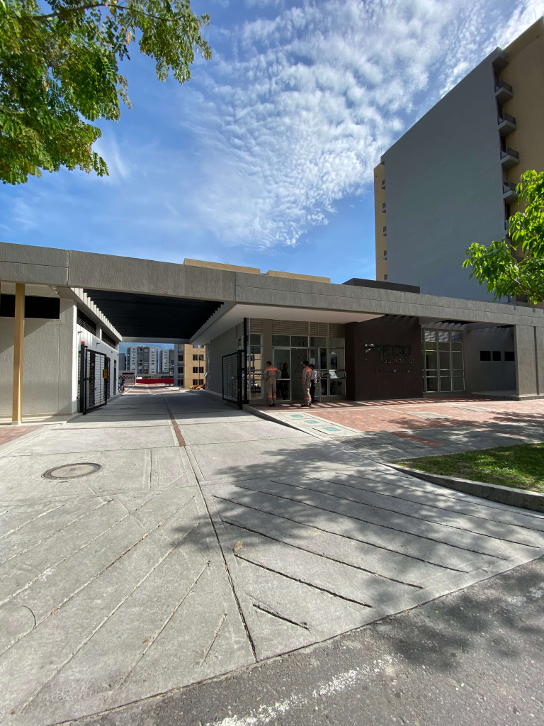 APARTAMENTO en ARRIENDO en ECO HACIENDA SANTA CRUZ PISO 7 — 2
