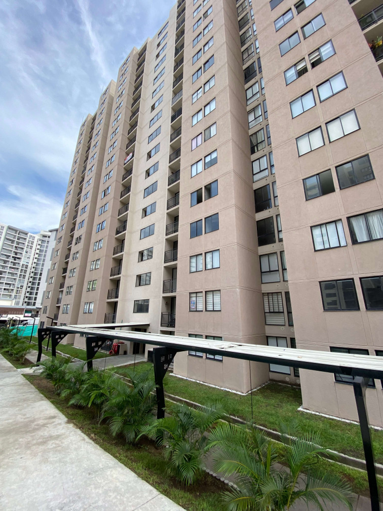 APARTAMENTO en ARRIENDO en FORTEZZA IV PISO 17 — 4