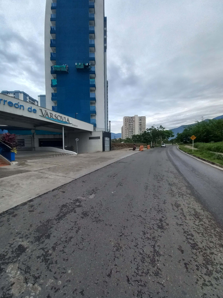 APARTAMENTO en ARRIENDO en C.R TORREON DE VARSOVIA PISO 15 — 3