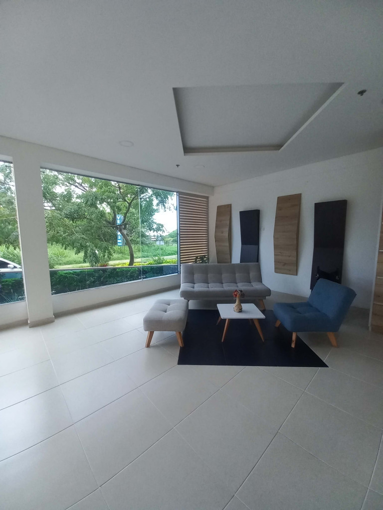 APARTAMENTO en ARRIENDO en C.R TORREON DE VARSOVIA PISO 15 — 5