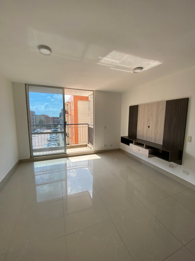 APARTAMENTO en VENTA en C.R ARBOLEDA DEL TOTUMO PISO 4 — 5