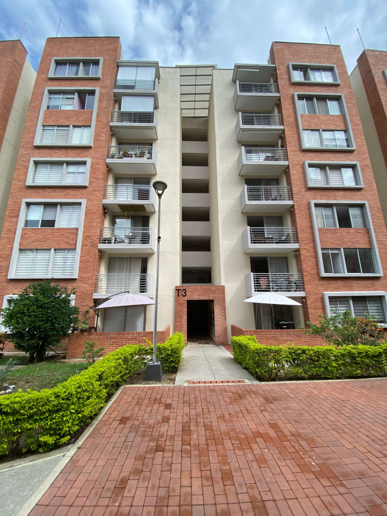 APARTAMENTO en ARRIENDO en C.R MALACA ETAPA I PISO 2 — 2