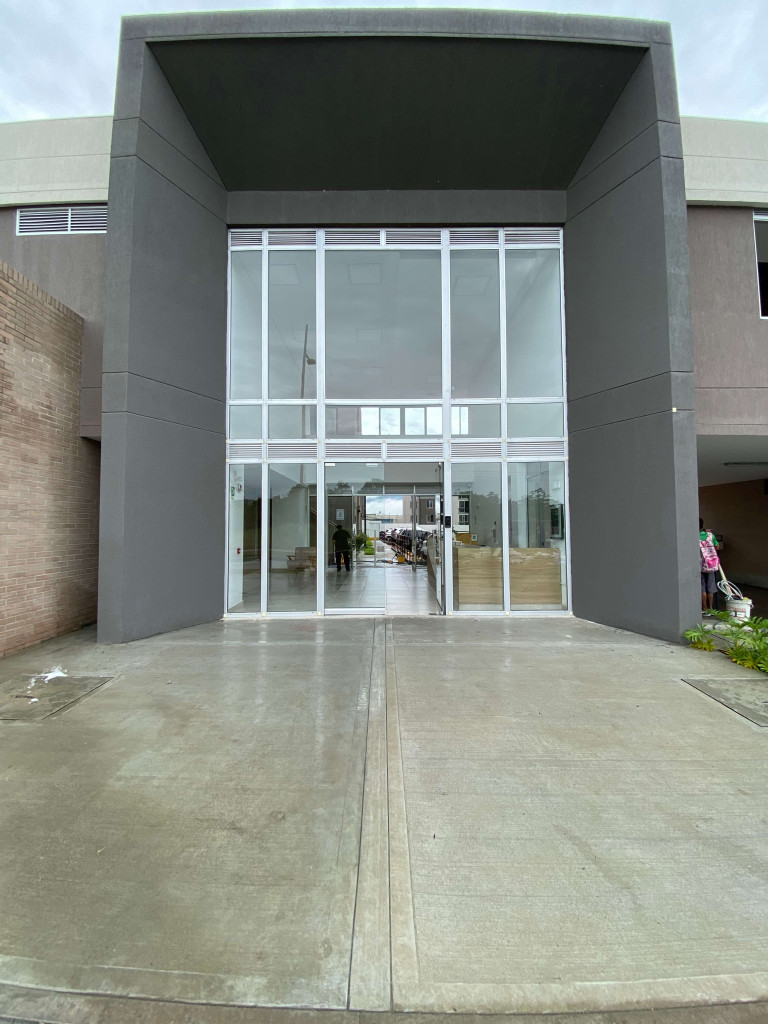 APARTAMENTO en ARRIENDO en C.R LYLA HACIENDA SANTA CRUZ PISO 5 SIN ASCENSOR — 3