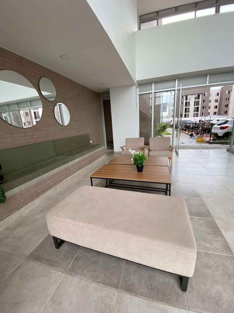 APARTAMENTO en ARRIENDO en C.R LYLA HACIENDA SANTA CRUZ PISO 5 SIN ASCENSOR — 4